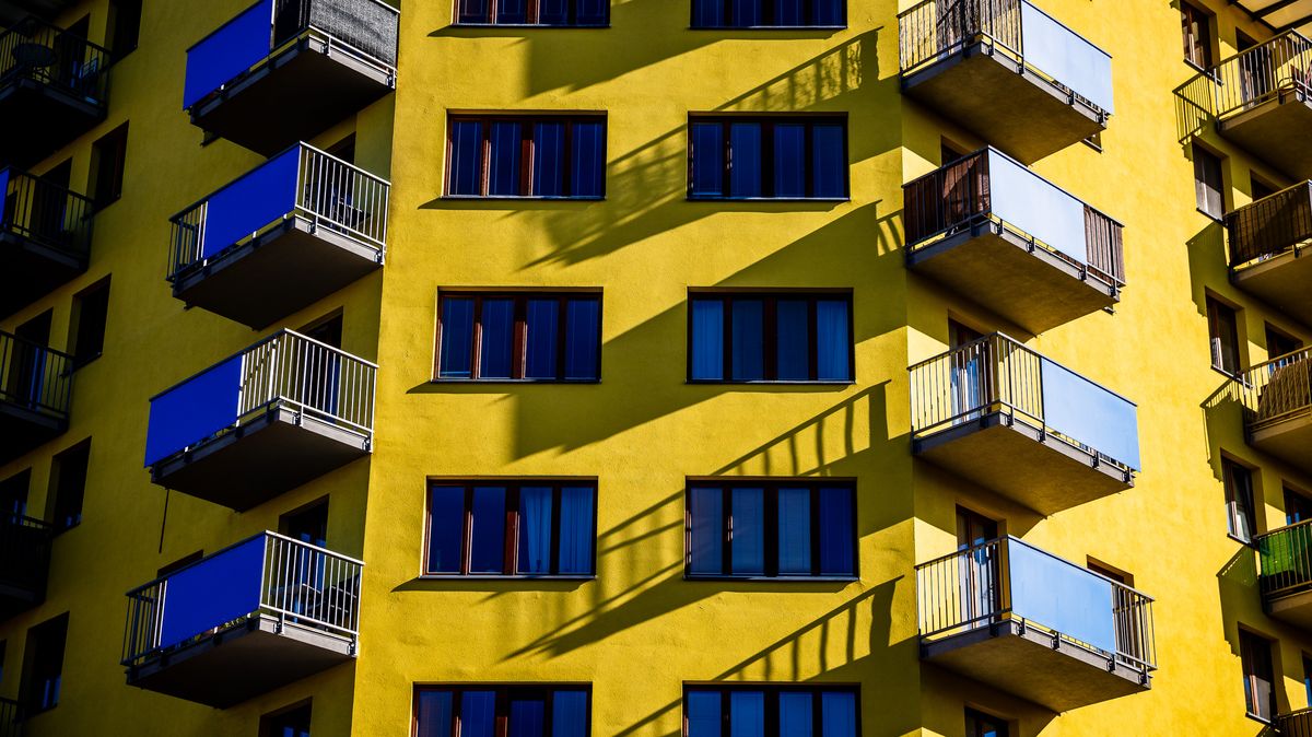 Blíží se vlna refixací, jež zasáhne statisíce lidí. Hypotéky jim zásadně zdraží